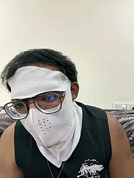 Snapshot of venky___ chatting on August 7, 5:04 pm venky online show from August 7, 5:04 pm