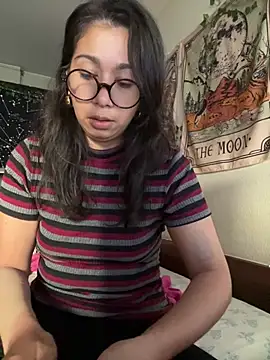 Lauraxbatista online show from August 4, 6:43 pm