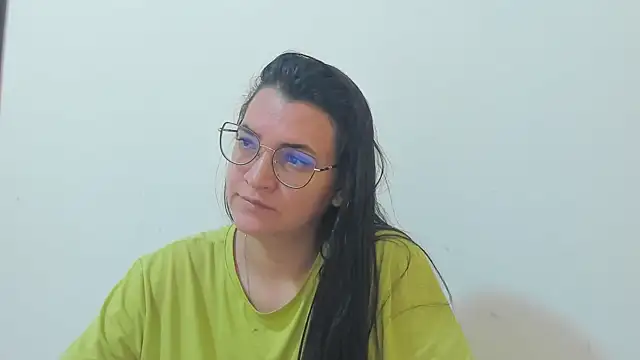 MARILYN GARCIA online show from December 1, 3:39 pm