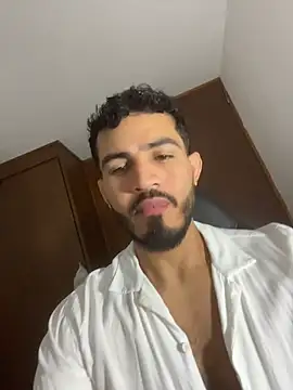 Snapshot of klinsmann07 chatting on August 5, 11:46 am klinsmann07 online show from August 5, 11:46 am