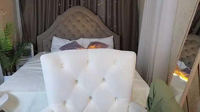 kira bliss online show from August 8, 1:30 am