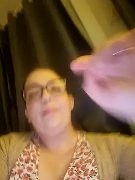 Snapshot of Elegant-Faye36 chatting on August 5, 9:50 pm Elegant-Faye36 online show from August 5, 9:50 pm