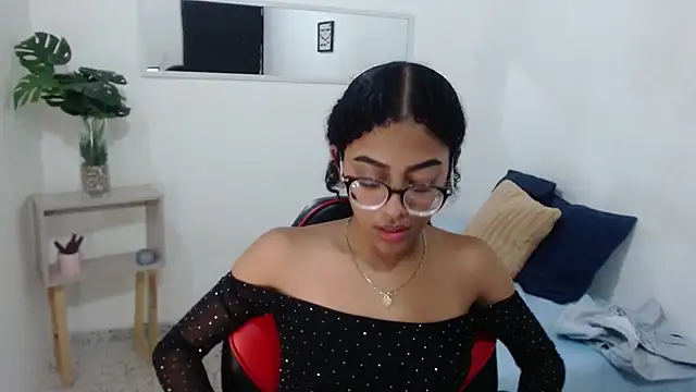 Snapshot of Megan_Fierce chatting on August 7, 4:20 pm Megan Fierce online show from August 7, 4:20 pm