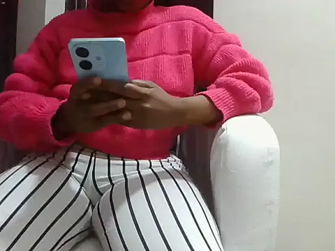 Snapshot of Naughtybadgal22 chatting on August 6, 9:44 am Naughtybadgal22 online show from August 6, 9:44 am