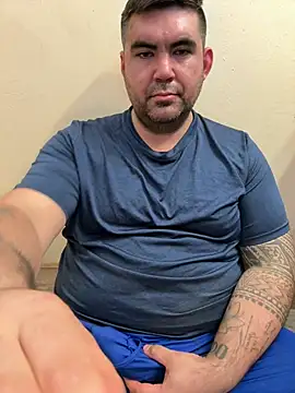 bichubbyguy online show from August 8, 11:50 pm