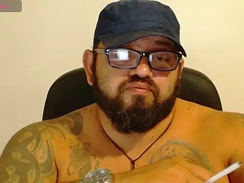 Snapshot of mr_wolf46 chatting on August 8, 8:44 pm mr wolf46 online show from August 8, 8:44 pm