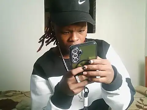 Snapshot of Prettywash1 chatting on August 9, 2:33 pm Prettywash1 online show from August 9, 2:33 pm