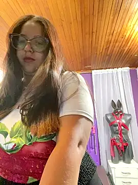 Snapshot of shara_ chatting on December 16, 4:45 pm shara online show from December 16, 4:45 pm