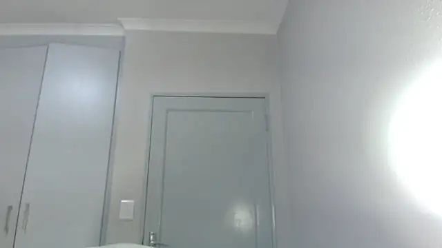 Snapshot of leanna23 chatting on October 15, 3:17 am leanna23 online show from October 15, 3:17 am