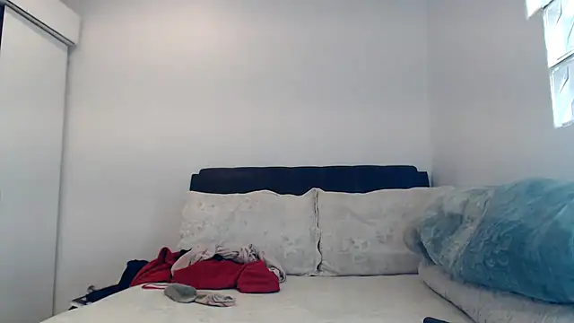 Snapshot of leanna23 chatting on June 22, 10:12 am leanna23 online show from June 22, 10:12 am