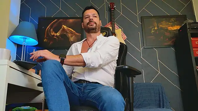 ChrisKox online show from October 12, 3:05 am