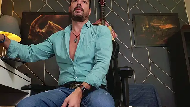 ChrisKox online show from November 5, 5:07 am