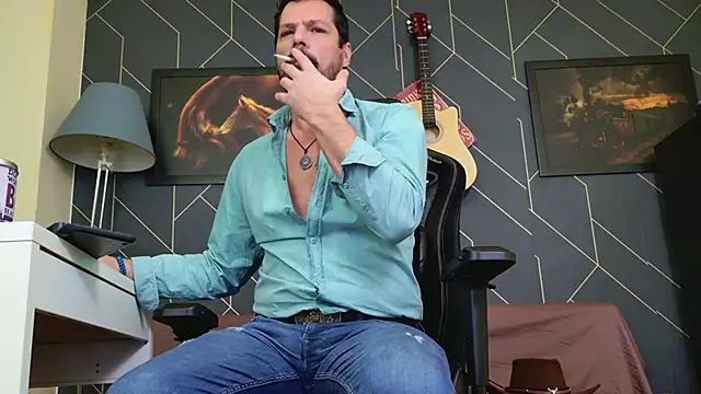 ChrisKox online show from December 3, 8:00 am