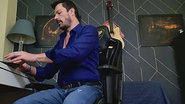 ChrisKox online show from January 12, 2:55 pm