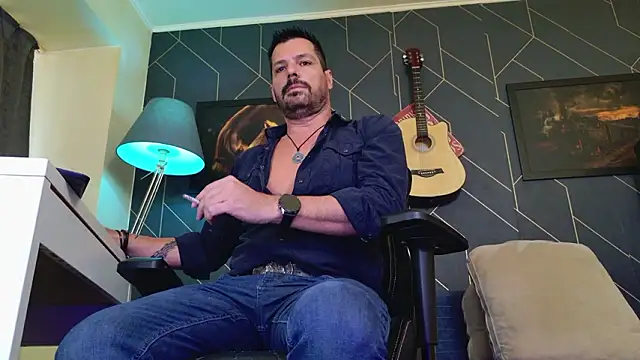 ChrisKox online show from March 25, 3:07 pm