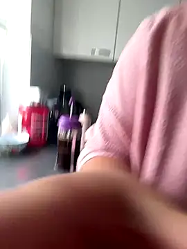 BootyLola online show from October 5, 8:45 am