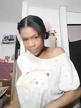 Snapshot of angel_allis chatting on February 5, 2:19 am angel allis online show from February 5, 2:19 am