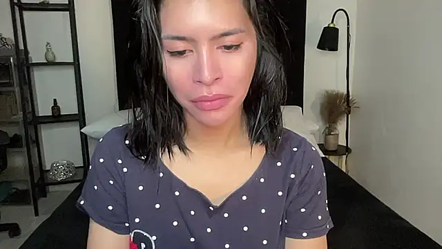 Snapshot of your_bianca69 chatting on February 18, 11:33 pm your bianca69 online show from February 18, 11:33 pm