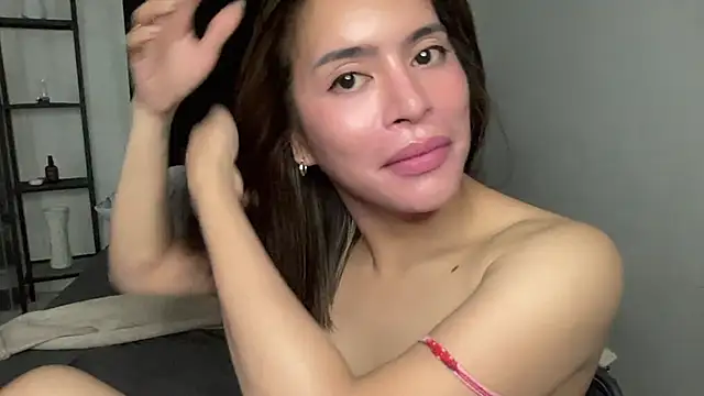 Snapshot of your_bianca69 chatting on April 14, 1:00 am your bianca69 online show from April 14, 1:00 am