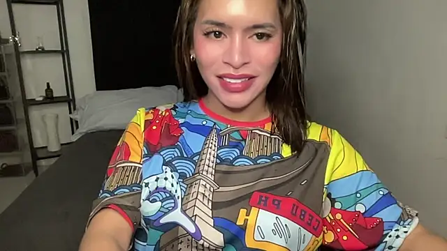 Snapshot of your_bianca69 chatting on April 15, 12:06 am your bianca69 online show from April 15, 12:06 am