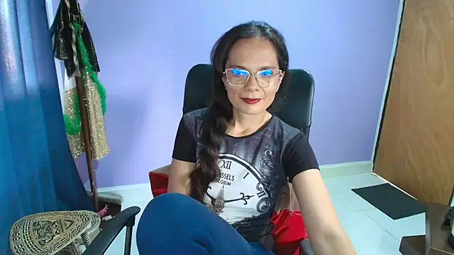 Snapshot of Nattyslave4U chatting on February 13, 3:41 pm Nattyslave4U online show from February 13, 3:41 pm