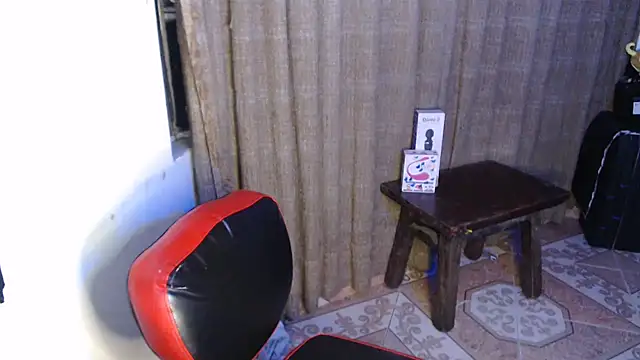 Snapshot of kattydirtylol chatting on October 26, 1:11 am kattydirtylol online show from October 26, 1:11 am