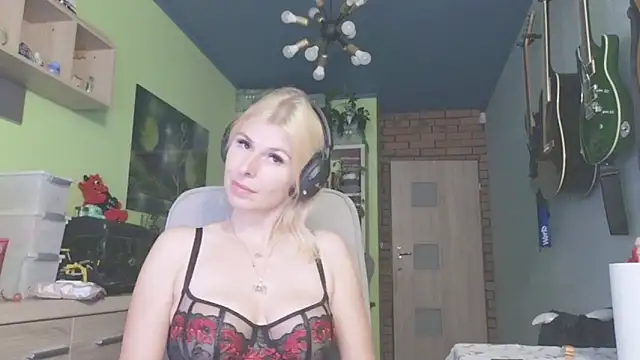 Snapshot of karmija chatting on October 9, 8:40 pm karmija online show from October 9, 8:40 pm