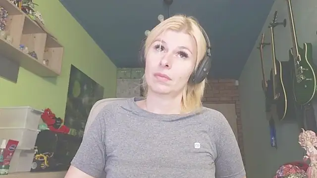 Snapshot of karmija chatting on November 11, 9:15 pm karmija online show from November 11, 9:15 pm