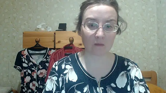 Smart Rose online show from April 13, 7:30 pm