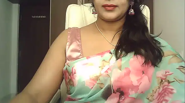 Snapshot of Spandana_Sweety chatting on December 13, 5:49 am Spandana Sweety online show from December 13, 5:49 am