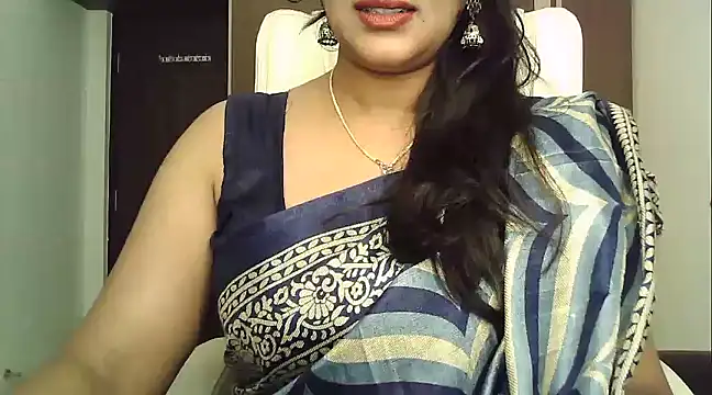 Snapshot of Spandana_Sweety chatting on December 24, 12:44 pm Spandana Sweety online show from December 24, 12:44 pm