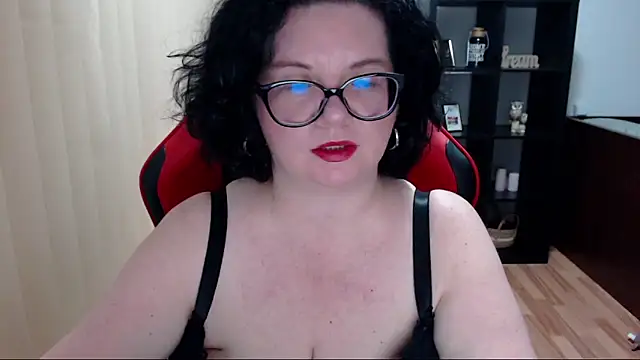 Snapshot of MissTroublle chatting on September 10, 10:04 am MissTroublle online show from September 10, 10:04 am