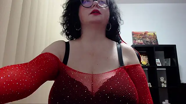 Snapshot of MissTroublle chatting on December 3, 11:52 am MissTroublle online show from December 3, 11:52 am