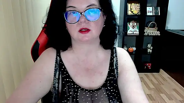 Snapshot of MissTroublle chatting on May 26, 10:00 am MissTroublle online show from May 26, 10:00 am