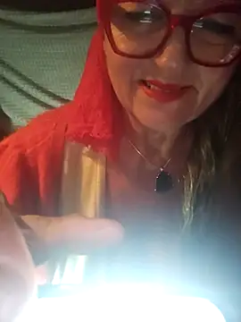 Snapshot of MucMilf59 chatting on October 6, 7:22 pm MucMilf59 online show from October 6, 7:22 pm