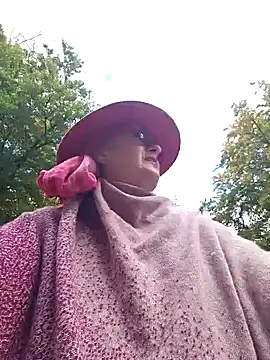 Snapshot of MucMilf59 chatting on October 18, 10:05 am MucMilf59 online show from October 18, 10:05 am