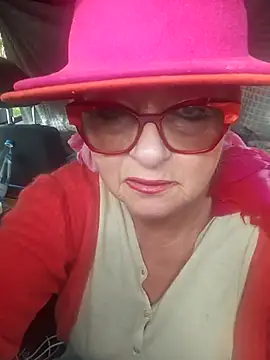 Snapshot of MucMilf59 chatting on October 20, 8:26 am MucMilf59 online show from October 20, 8:26 am