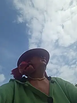 Snapshot of MucMilf59 chatting on October 21, 9:43 am MucMilf59 online show from October 21, 9:43 am