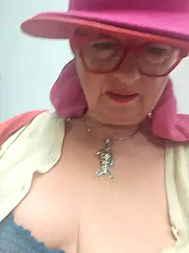 Snapshot of MucMilf59 chatting on October 28, 10:41 am MucMilf59 online show from October 28, 10:41 am