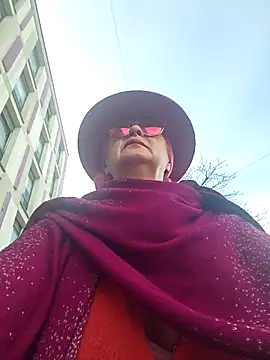 Snapshot of MucMilf59 chatting on November 13, 9:30 am MucMilf59 online show from November 13, 9:30 am