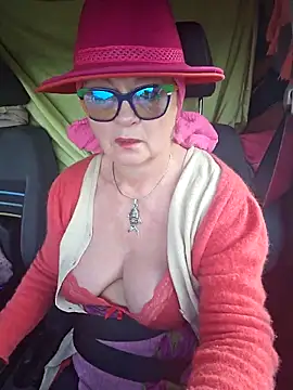 Snapshot of MucMilf59 chatting on November 16, 8:31 am MucMilf59 online show from November 16, 8:31 am