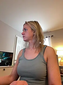 Kay Cakes online show from February 3, 8:03 pm