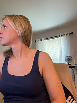 Snapshot of Kay_Cakes chatting on July 8, 2:21 pm Kay Cakes online show from July 8, 2:21 pm