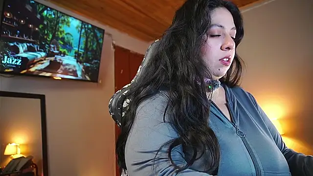 coraline latin online show from April 7, 11:32 am