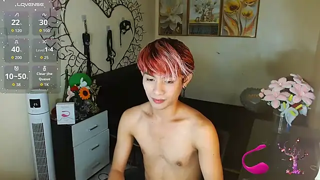 Snapshot of WildestTwink chatting on October 17, 6:21 pm WildestTwink online show from October 17, 6:21 pm