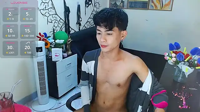 Snapshot of WildestTwink chatting on October 25, 6:57 pm WildestTwink online show from October 25, 6:57 pm