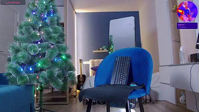 LAUREL HAZEL online show from January 16, 1:27 am