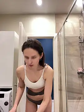 LAUREL HAZEL online show from February 28, 3:59 pm