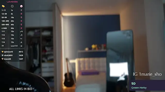 LAUREL HAZEL online show from October 8, 6:16 pm