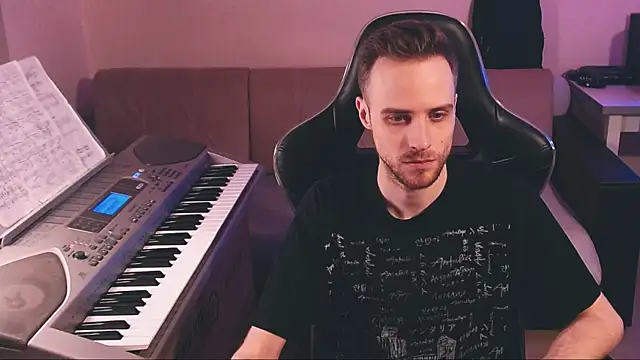 Snapshot of Sweetparker chatting on December 18, 11:33 pm Sweetparker online show from December 18, 11:33 pm